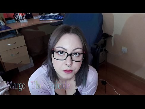 ❤️ Ragazza sexy con gli occhiali succhia il dildo profondamente sulla macchina fotografica ️ Porno fbal it.sex-porntube.ru ❌️