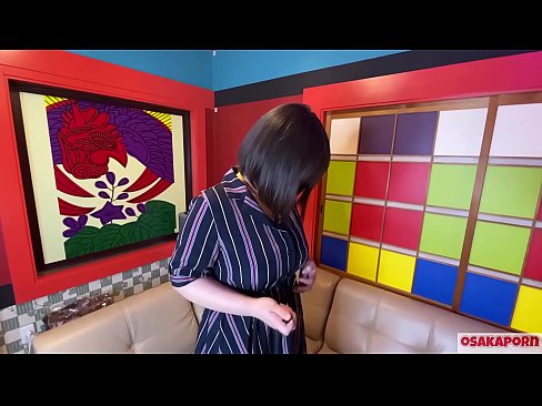 ❤️ Puttana giapponese con grandi tette si masturba con sex toys e ha un orgasmo. Parla in un'intervista della sua esperienza di scopata. Tette enormi e figa pelosa che geme forte. Osakaporn ️ Porno fbal it.sex-porntube.ru ❌️
